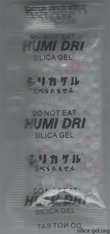 Transparent humi dri packet printed in English and Japanese.