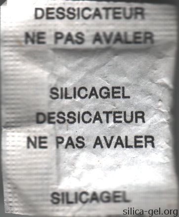 Small Packet with French Text